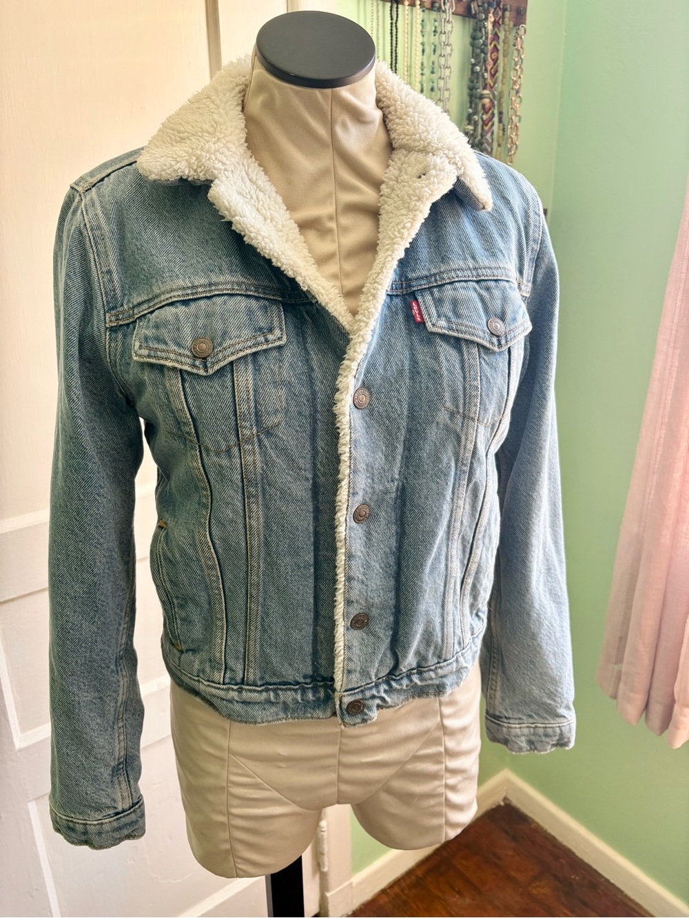 Levi's Flawless Light Blue Denim Jacket with White Sherpa Lining NWOT